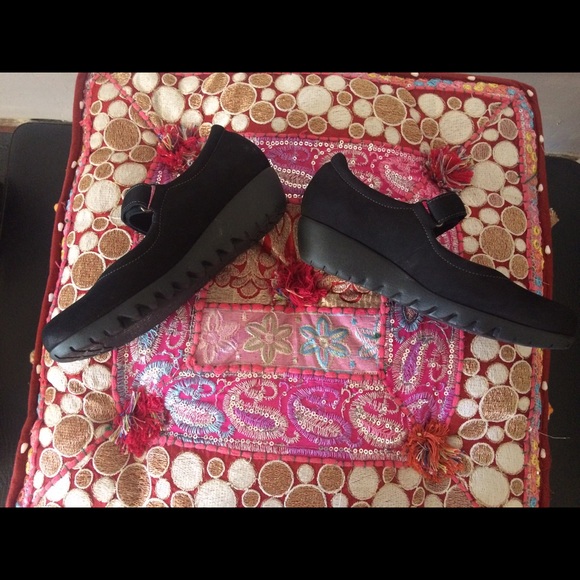 COPY - Munro black suede shoes 5.5 - Picture 7 of 8